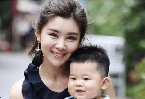 全娱乐圈明星都能听见我在吃瓜,全民“吃瓜”时代