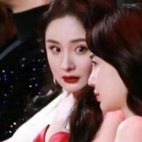 娱乐吃瓜的美女,揭秘娱乐圈的甜蜜吃瓜瞬间