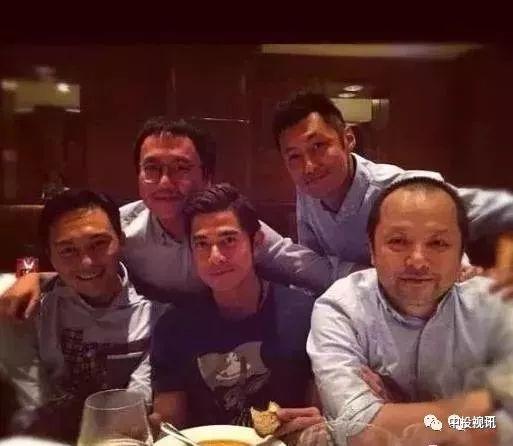 娱乐圈吃瓜兄弟